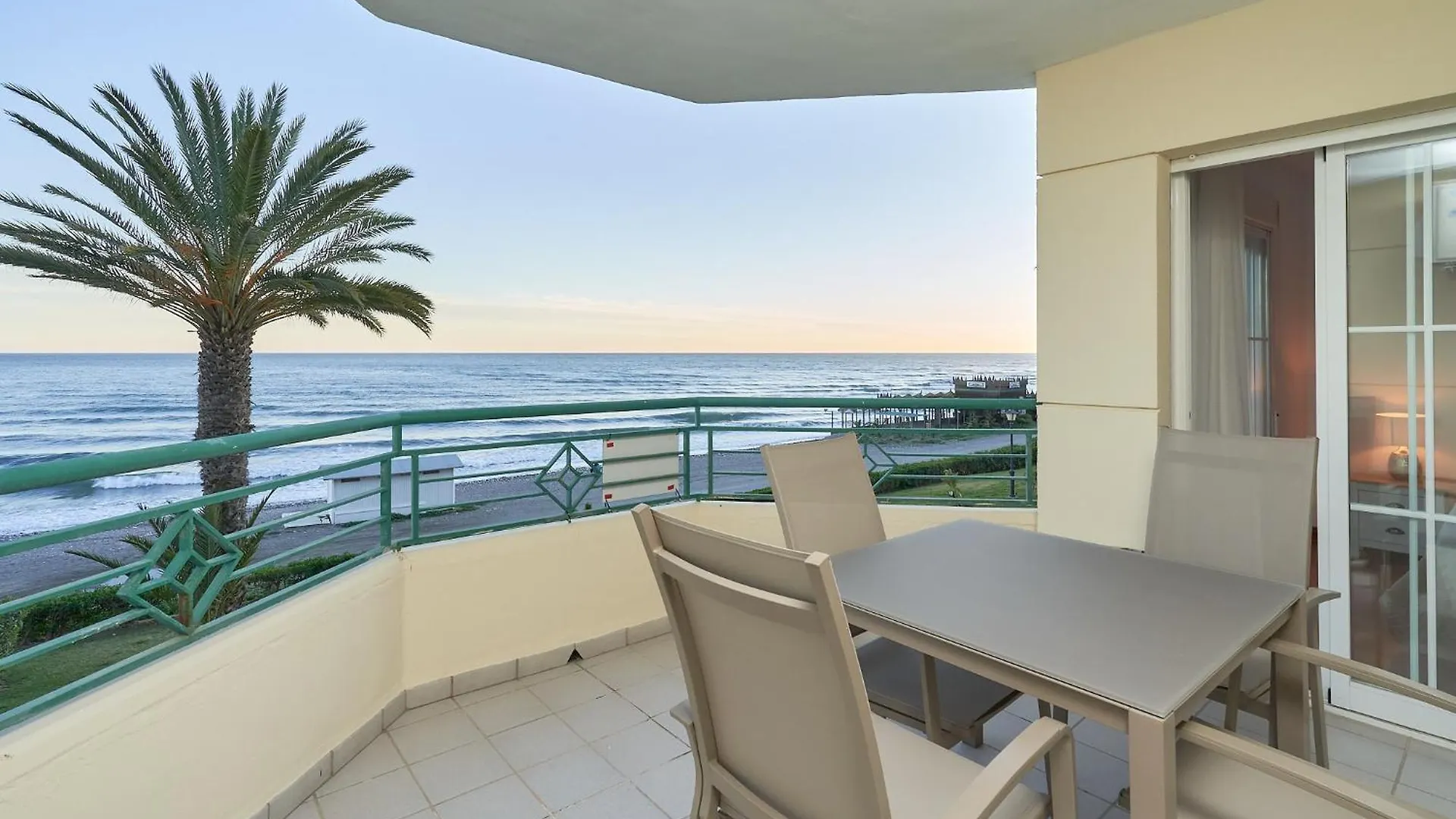 Strand Appartement Met Zwembad Td04 contacts